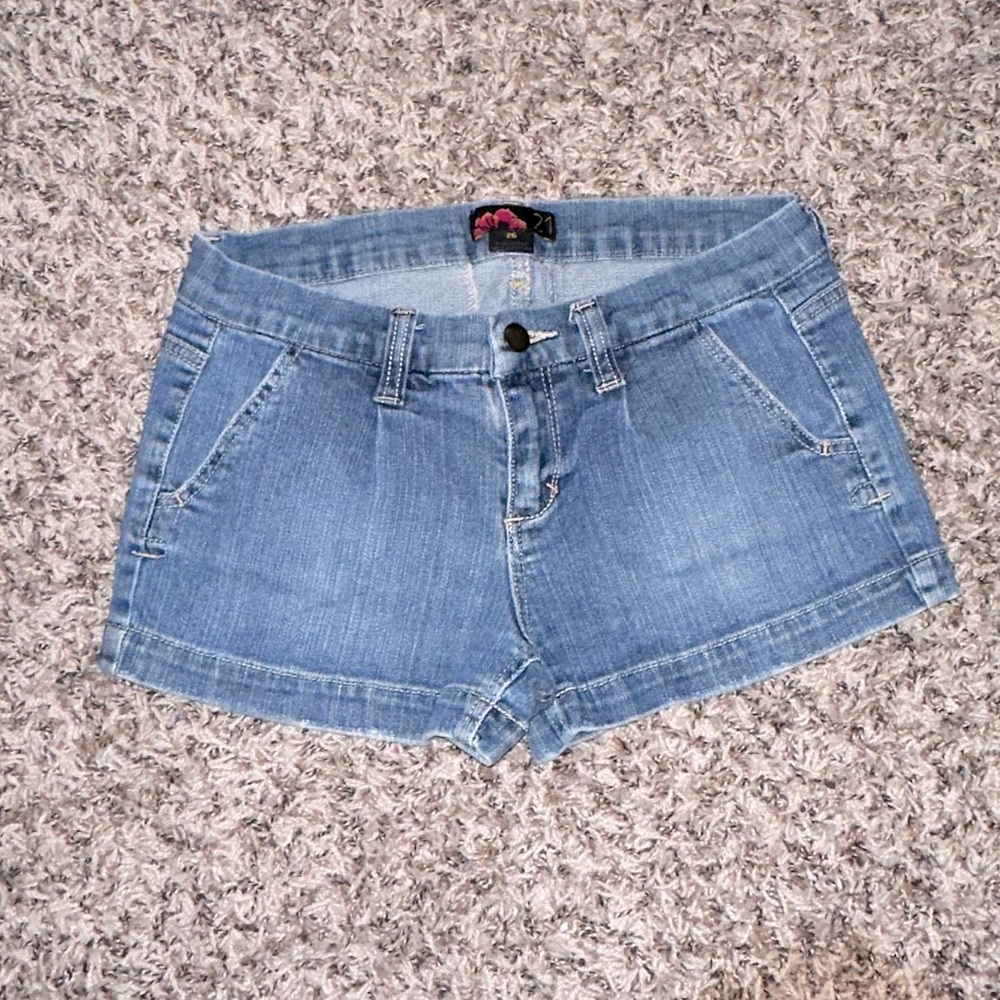 Short shorts